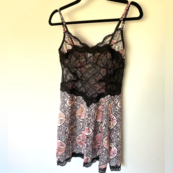 Black & Pink Floral and Lace Slip - Picture 6 of 10